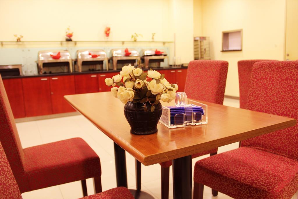 Hanting Hotel Shanghai South Railway Station Luoxiang Road Branch ภายนอก รูปภาพ